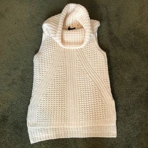 Dex Sleeveless Cown Neck Sweater